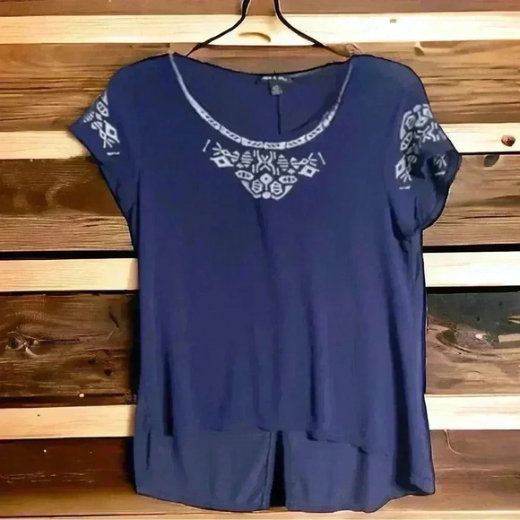 Cable and Gauge Women’s large navy tunic with white trim. - Picture 1 of 3